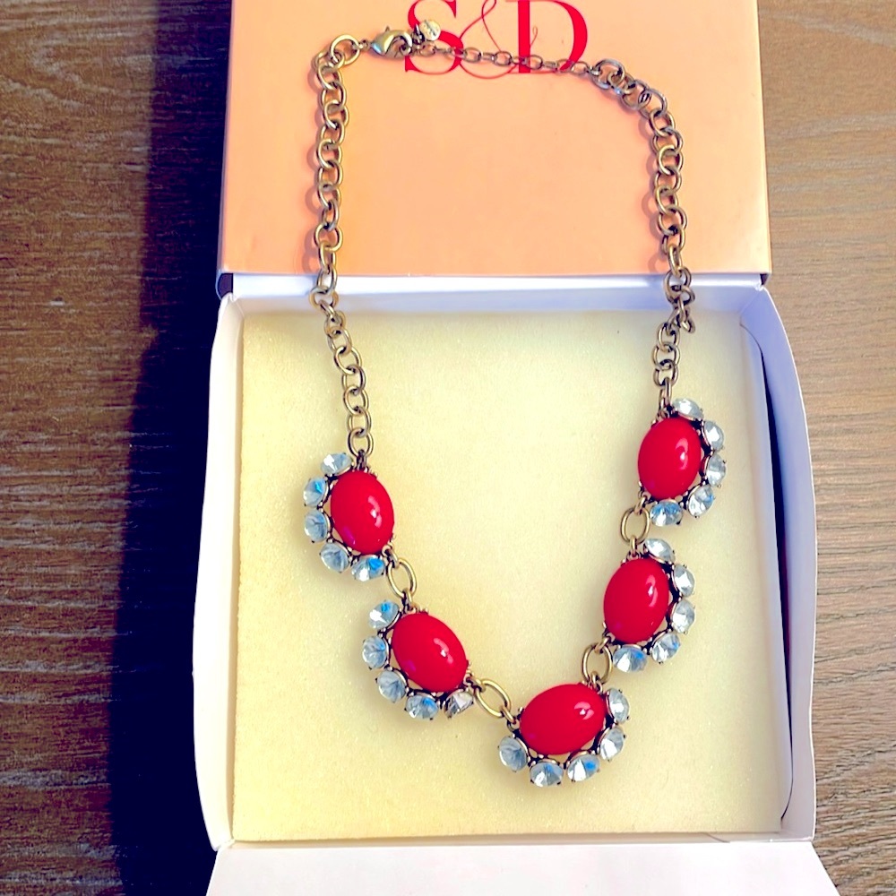 Stella dot Mae statement necklace.